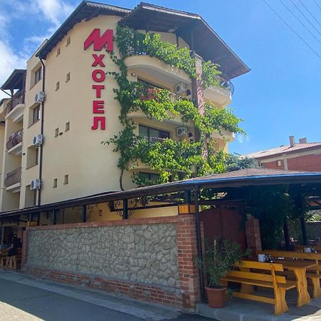Hotel Хотел М1 à Primorsko Extérieur photo