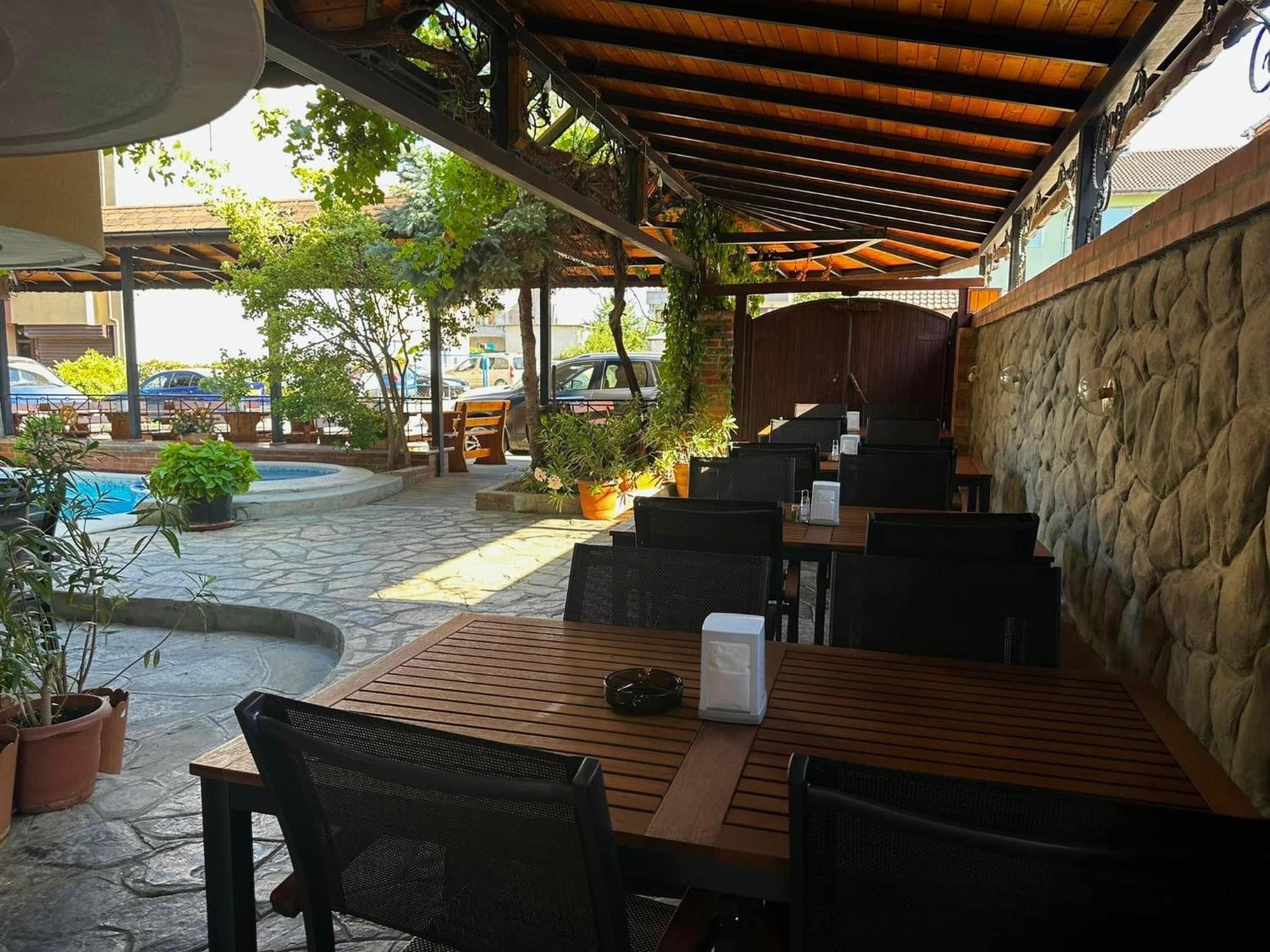 Hotel Хотел М1 à Primorsko Extérieur photo