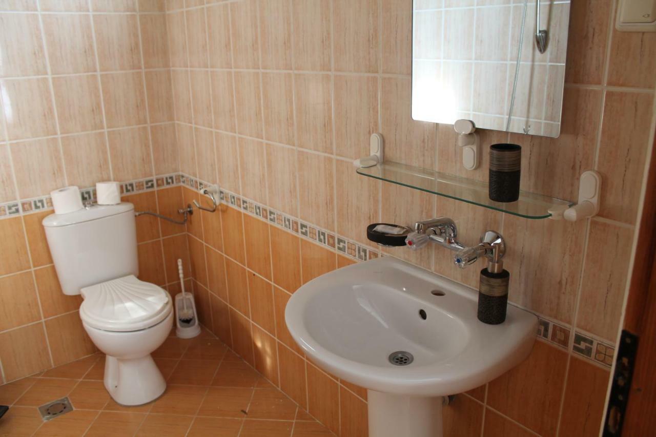 Hotel Хотел М1 à Primorsko Extérieur photo